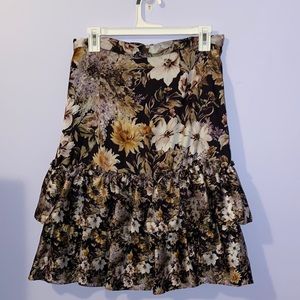 Antonio Melani skirt, floral silk material, size 6 worn twice